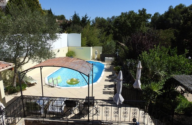Charming villa with private pool, 4 km from the beaches and close to Cassis