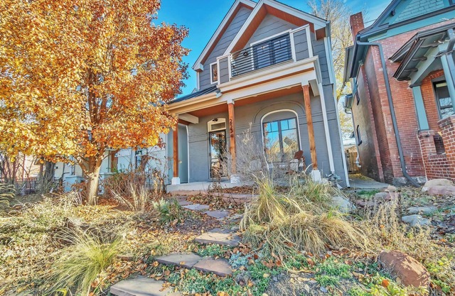 Charming Walkable Victorian 3-bedroom home in Denver