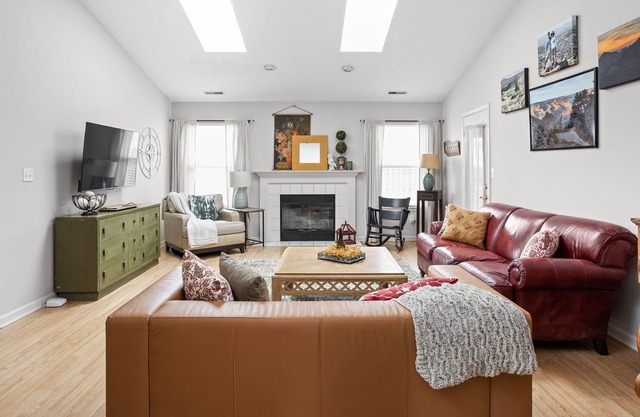 Charming Westfield Abode, Proximity to Grand Park!