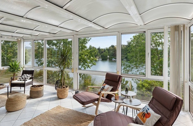 ☆Charysma: Winter Garden | Massage chair | E-fireplace