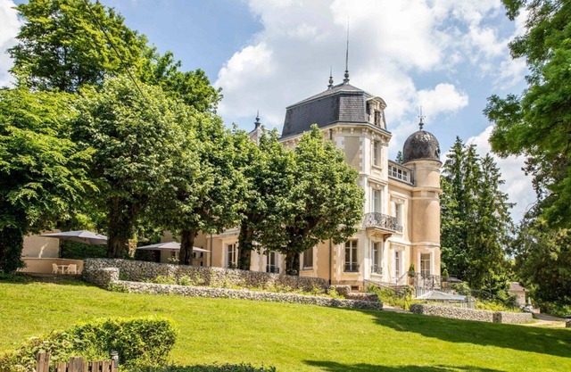 Chateau De Fremont - Twelve Bedroom Castle, Sleeps 54