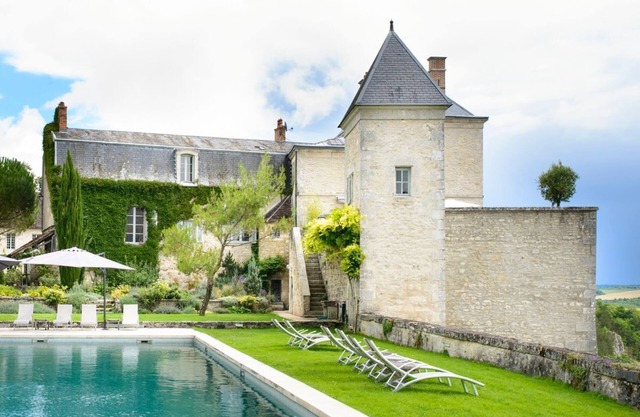 Chateau Des Siecles And Annexe