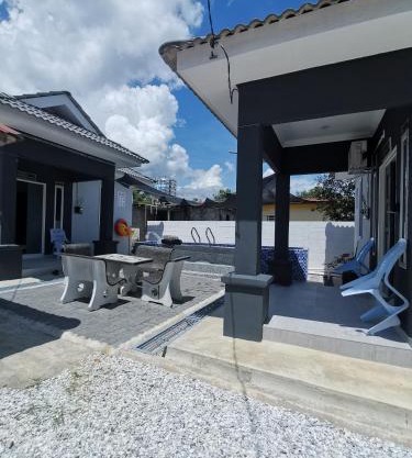 Che Puan Homestay Baling - 2 unit house with kids pool