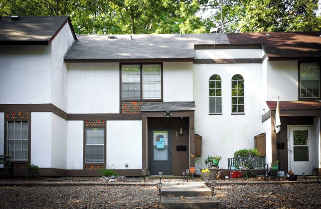 Cheerful and Charming 2-bedroom Townhouse in peaceful Hot Springs Village!