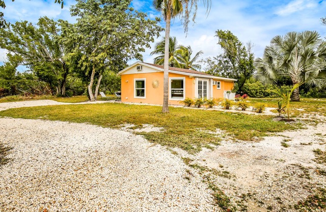 Cheery, Family-Friendly Cottage w/ Free WiFi, Private Gas Grill, and A/C