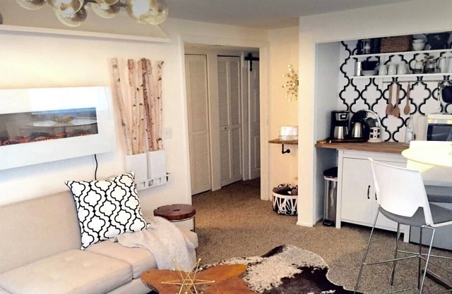Cherry Creek Chic Retreat🍒