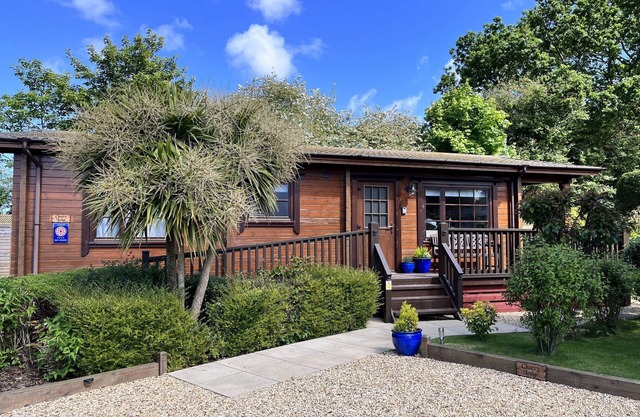 Cherry Lodge, Cedar Springs, Self Catering Log Cabin, Heacham,Close to the Beach