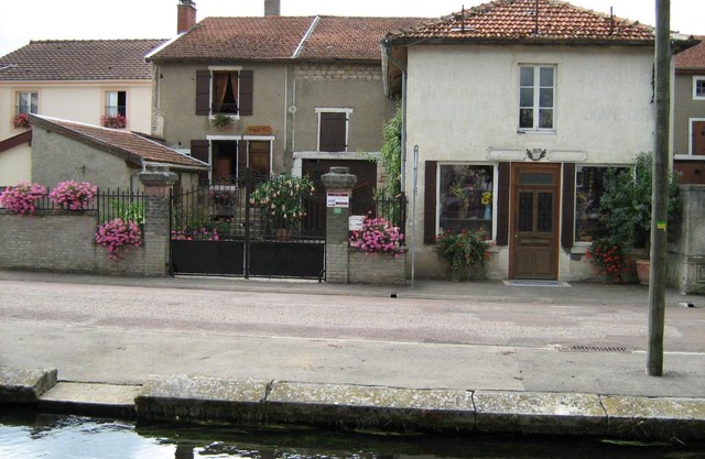 Chez Monique