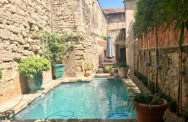 Chez Vous à Uzès, Heated Pool, Garden, Steps to Place aux Herbes,