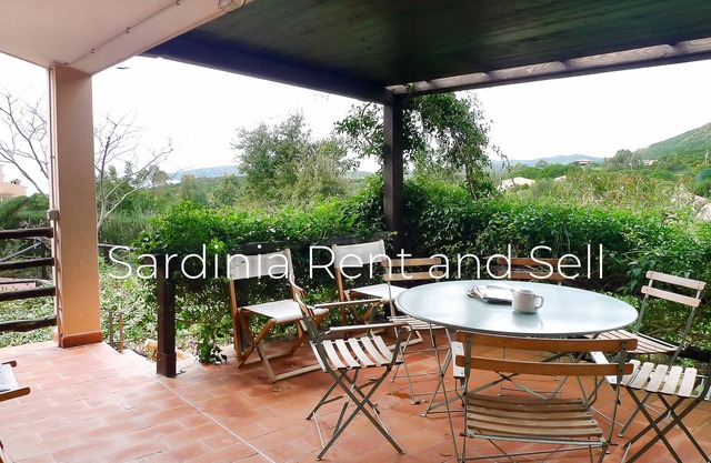 Chia, Topazio villa, sleeps 8, 150 meters from the sea, patio, 2 kitchens, 2 bathrooms
