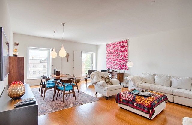 Chiado 1 - Carmo Square - Recently renovated apartment with great view of the River Taugus and São J