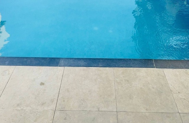 Chic 1-bedroom apartment in brilliant Daman with WiFi, AC