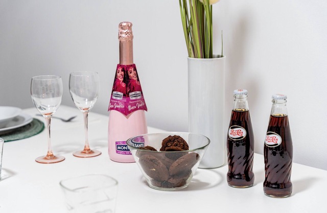 Chic 1-bedroom apartment with AC, WiFi in cool GirocnApartament Sophia