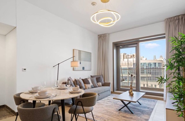 Chic 1 Bedroom with Stunning Creek View in Sparkle