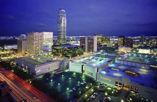 Chic 2-bedroom apartment with fitness room and AC in vibrant Houston