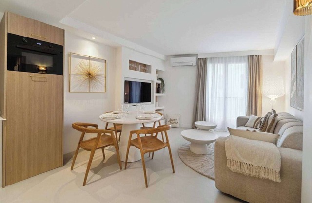 Chic 2BR/4P Apartment – Saint-Tropez Lices