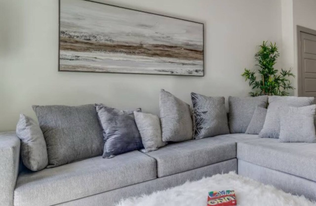 Chic apartment with WiFi, AC, fitness room, pool elevator in brilliant Houston