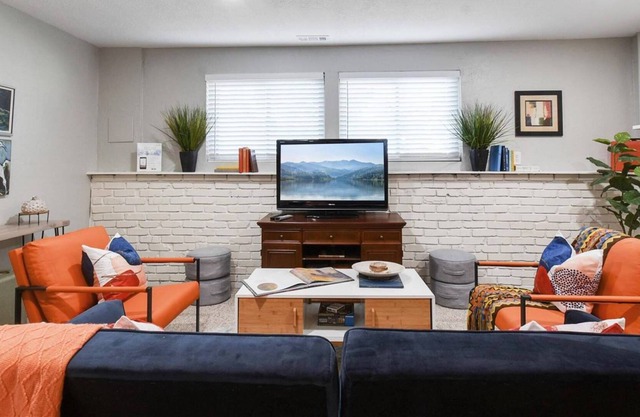 Chic Basement, Work Station, Central Location, Dedicated Outdoor Area w/ Furniture, Private Entry