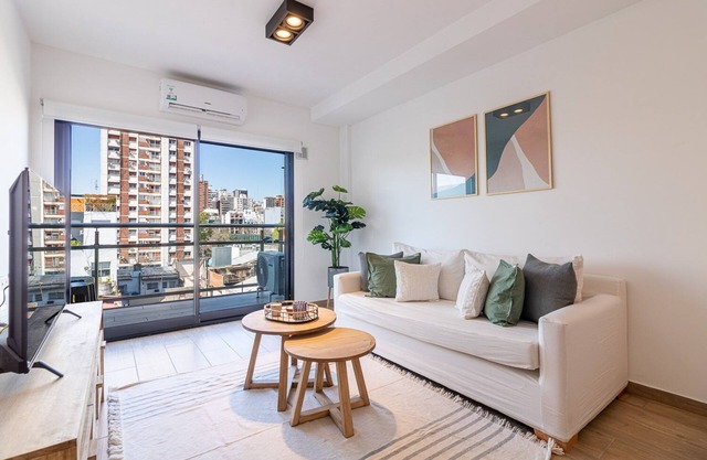 Chic Belgrano Retreat: 1BR, View, Pool
