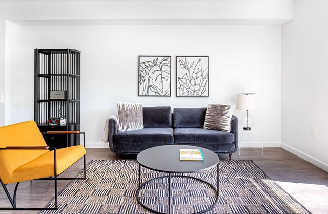 Chic Campbell 1BR w/ W/D, Pool, Gym, Parking, near WF + TJ by Blueground