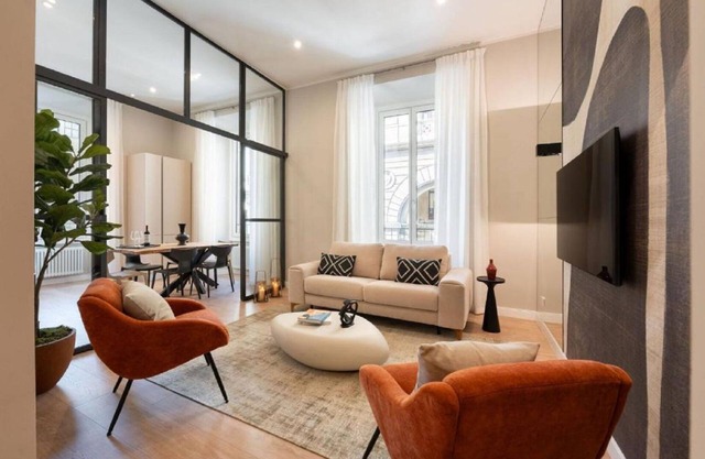 Chic City-Centre Apartment with Patio Near the Duomo & Uffizi in Florence