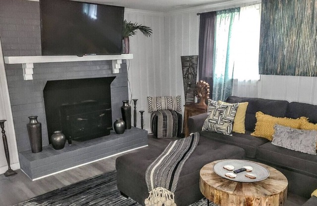 Chic Home 11 mins to Airport with Screened-In Porch