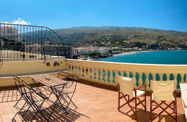 Chic Magnificent Sea View Suite