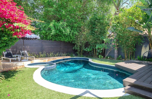 Chic Modern Residence with Pool, Jacuzzi & BBQ