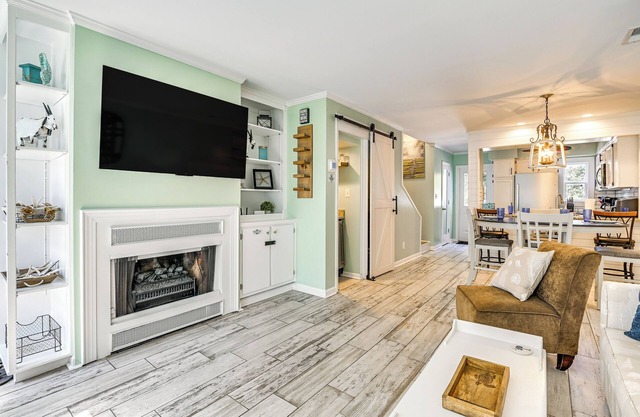 Chic Murrells Inlet Getaway ~ 2 Mi to Marsh Walk!