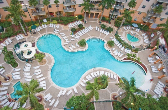 Chic resort in fabulous Pompano Beach with fitness room, WiFi @ Palm-Aire