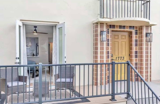 Chic Riverfront 3 apartments -in downtown San Marco