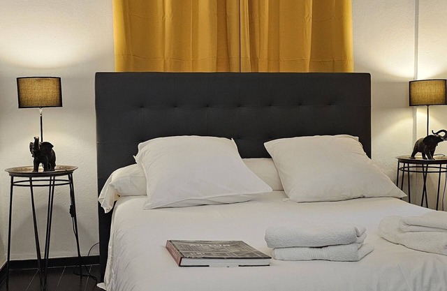 Chic Room in a beautiful 1930s Art Deco property