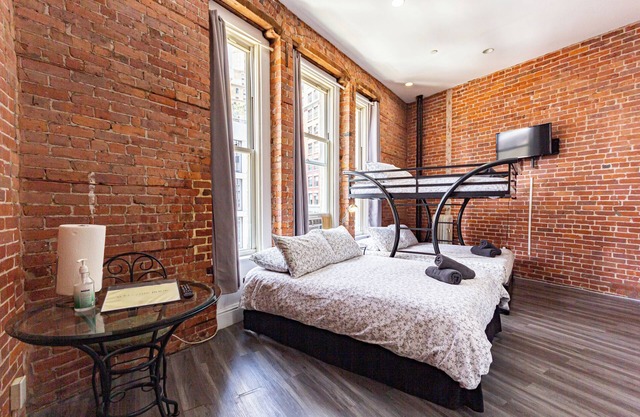 Chic STUDIO with WiFi near Empire State Building