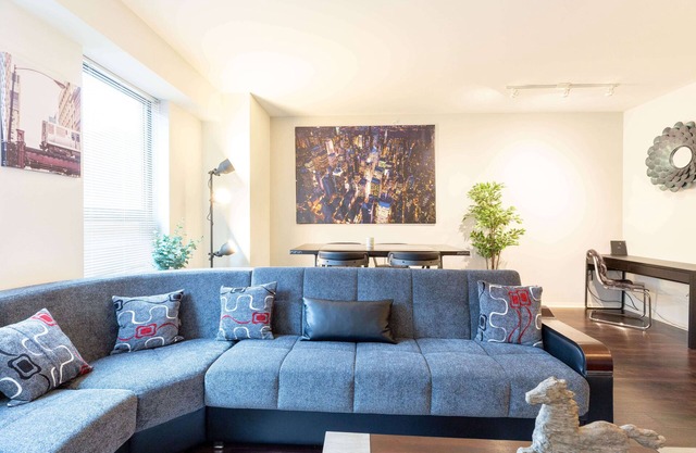 Chicago's Hidden Treasure "Evanston, IL" Urban Luxury with comfort