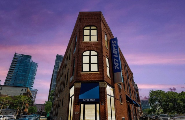 Chicago Third Floor Studio by 747 Lofts