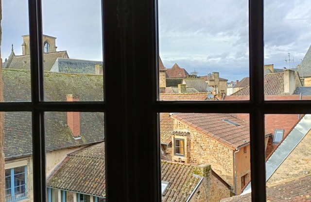 Chillout and charming 2 bedroom apartment in the heart of the medieval city