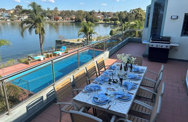 Chiswick Waterfront Retreat