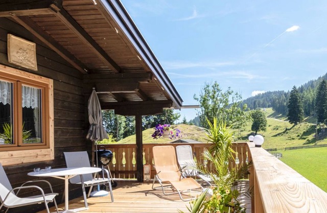 Christine by Interhome