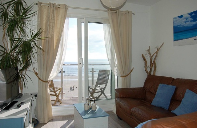 Chwerthin Y Mor Beach House
