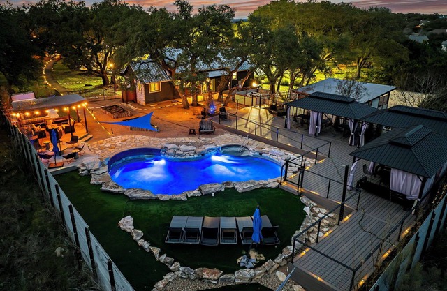 Cielo Estate: Pool+Hot Tub ~Sports Courts~ 3 Acres