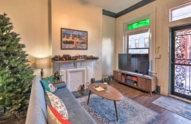 Cincinnati Retreat with Patio and Grill!