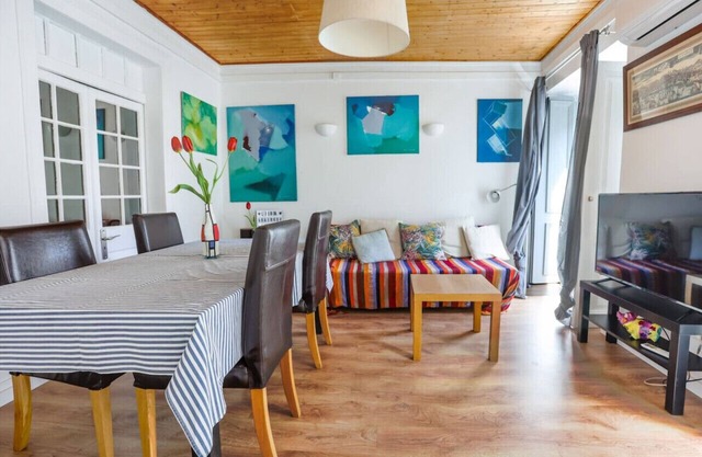 City Center Apt in Lively Bairro Alto!