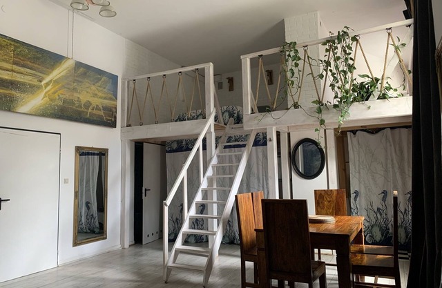 City Center Art Loft: Unique Comfort Experience with Parking