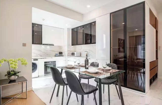 City Lights Galleria | Pool Gym Near Downtown