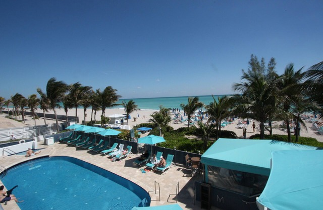 City & Ocean Views. 2 bedrooms 3 bathrooms. Oceanfront Bldg. Sunny Isles Bch, FL