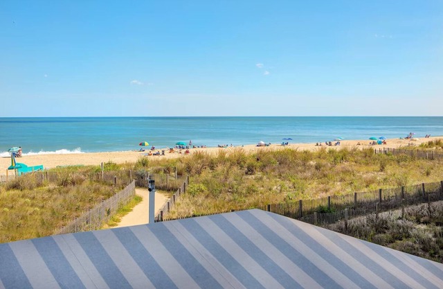 City View King, Ashore Resort & Beach Club, Beachfront Bar, Ocean City