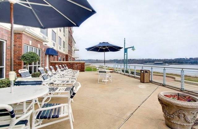 Clarion Suites Vidalia Riverfront