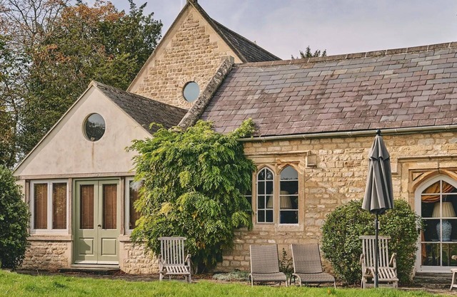 Classic Cotswold Home in Little Faringdon nr Burford dog friendly