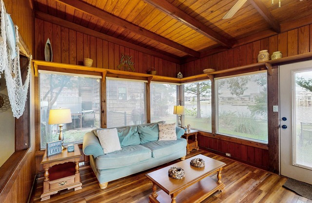 Classic Lakefront Cottage w/Private Dock, Lovely Lake View, Backyard & WiFi