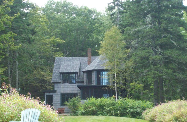 Classic Maine Cottage - Crafted for Memories